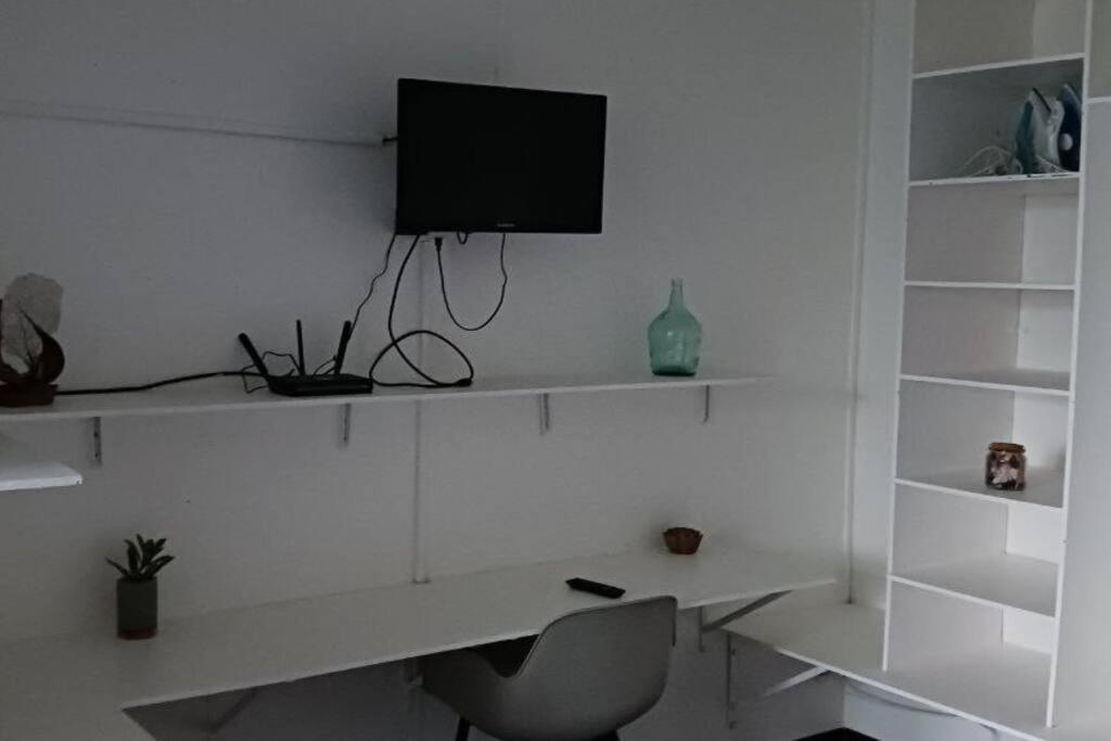 Grand Studio Climatise Avec Haut Debit Et Tv Tnt ฟอร์-เดอ-ฟร็องส์ ภายนอก รูปภาพ